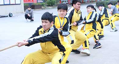 福州万通汽车专修学校